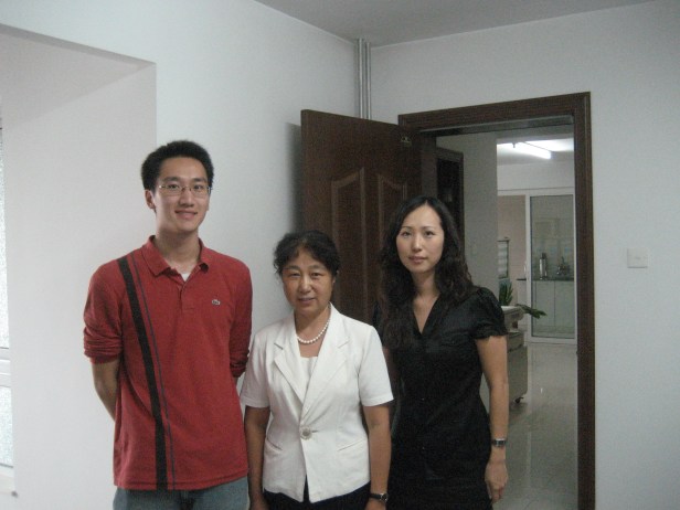 Lawyer extraordinaire, the selfless Ms. Kang Jian, is one of my heroes (center in white). She continues to fight for the rights of Chinese 'comfort women' survivors despite the roadblocks in Japan's courts. (Left - Eric the ABC intern at a Chinese NGO)